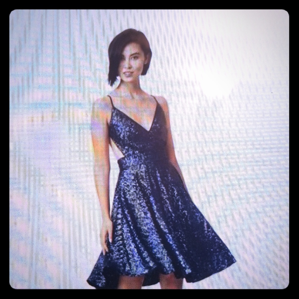 CONTRARIAN NEW YORK BACKLESS DRESS